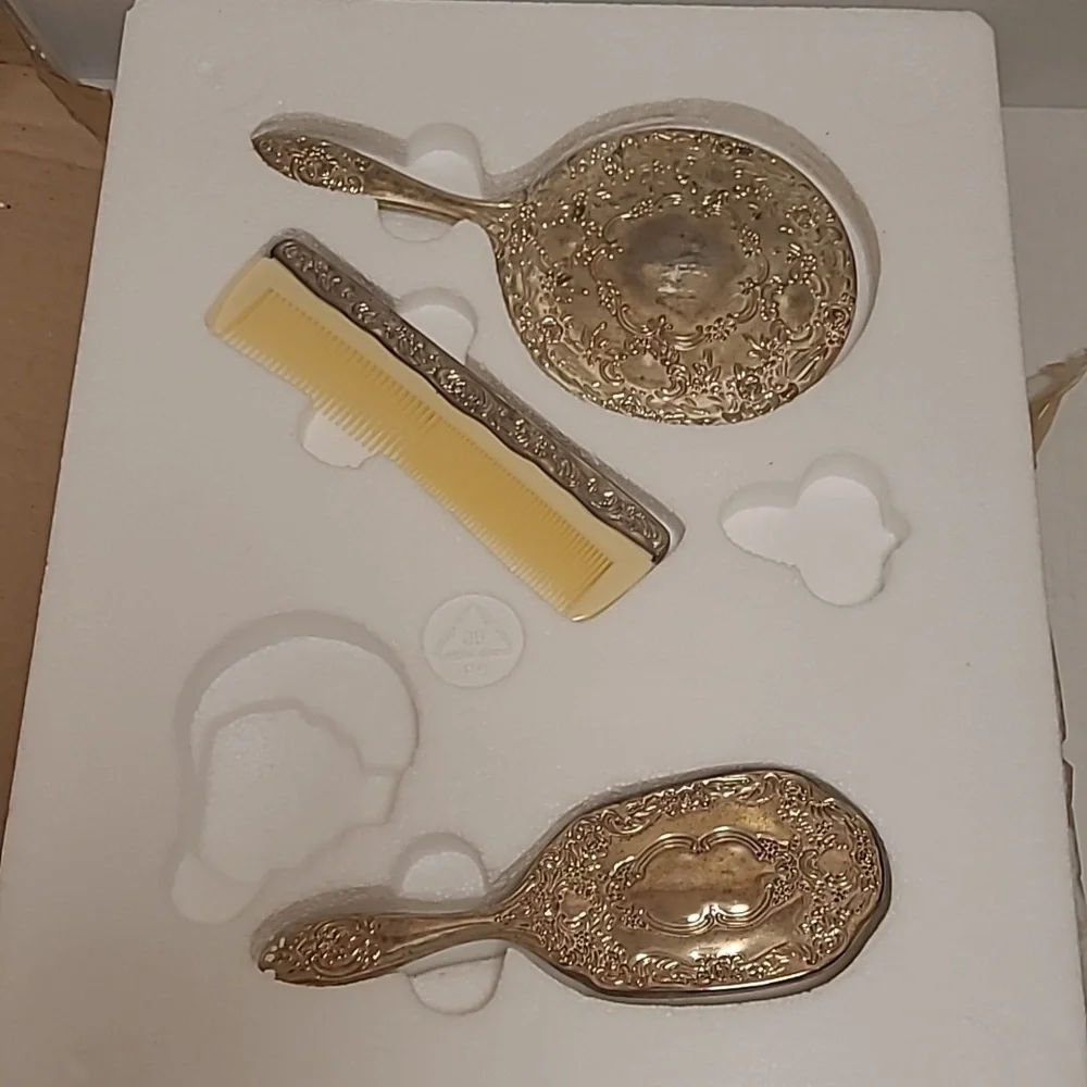 NIB Vintage 4 Piece Silver Plated Vanity Set in Original Box